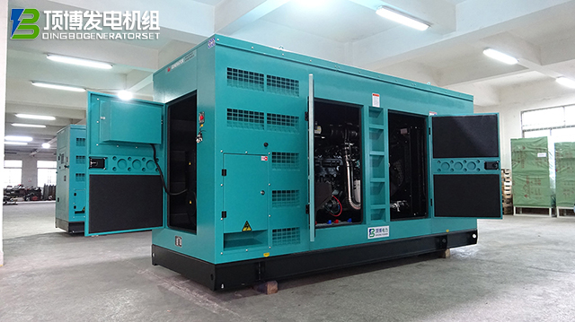 頂博柴油發(fā)電機(jī)組：企業(yè)工廠穩(wěn)定運(yùn)行的堅(jiān)實(shí)后盾，高效智能引領(lǐng)行業(yè)新篇章